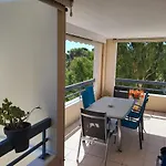 5 Mins Walk,wi-fi,ac,pool,parking,elevator *