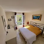 5 Mins Walk,wi-fi,ac,pool,parking,elevator 公寓 *