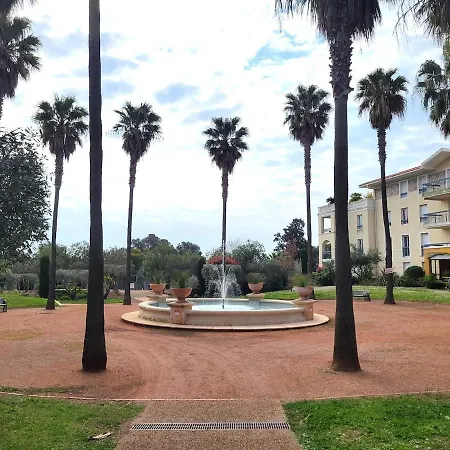 5 Mins Walk,wi-fi,ac,pool,parking,elevator Fréjus