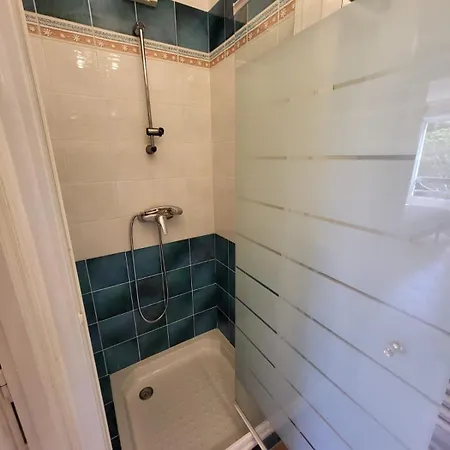 5 Mins Walk,wi-fi,ac,pool,parking,elevator 아파트 *