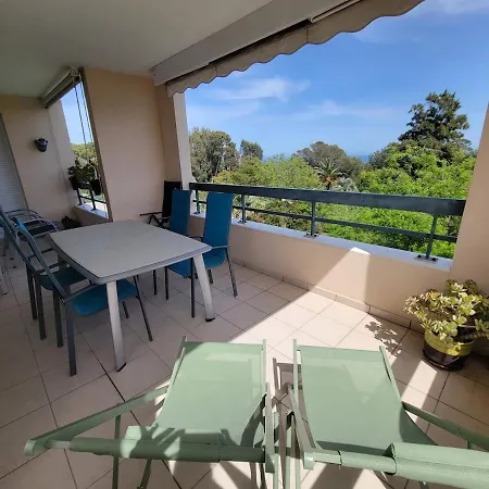 Appartamento 5 Mins Walk,wi-fi,ac,pool,parking,elevator Fréjus