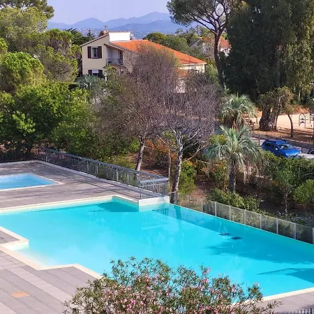 5 Mins Walk,wi-fi,ac,pool,parking,elevator Appartamento